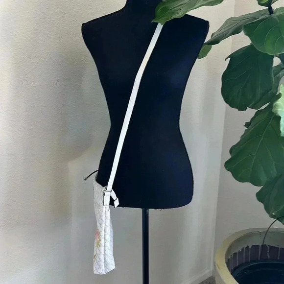 Franco Sarto Women’s Monogram Floral White Vegan Crossbody Purse Bag Wedding - Picture 3 of 16